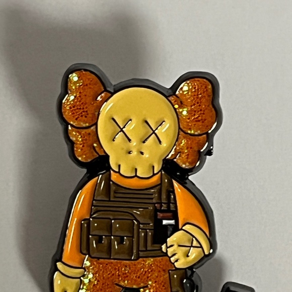 Kaws Glitter Gun Enamel Pin Hat Orange Pins Hats Hatpin New Era Cap - Picture 2 of 8